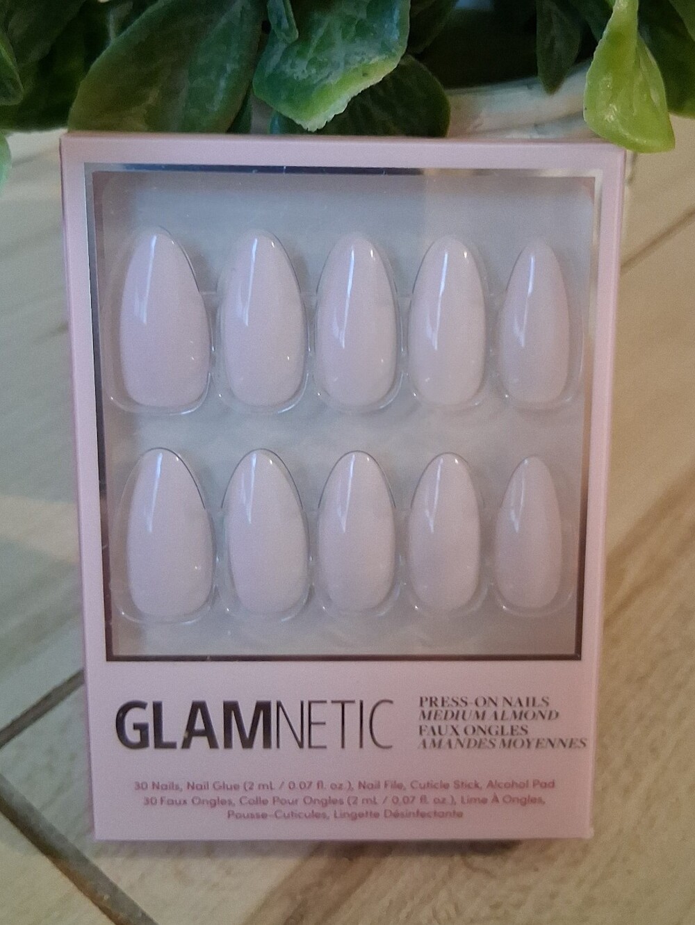 Glamnetic Press On Nails Color Blush Blanket Medium Almond ~ Perfect Color